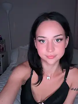 Tiffytooopretty online show from July 29, 2026, 6:55 am