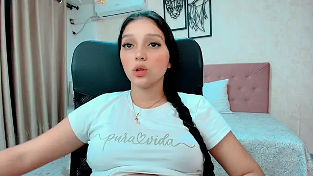 littlemolly walcott online show from April 5, 2026, 11:02 pm