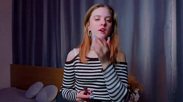 RennaHettes online show from March 12, 2026, 1:01 am