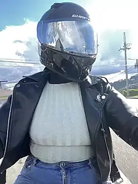 Scarlet auraa online show from March 31, 2026, 9:04 pm