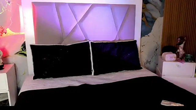 Sienna Desiree online show from April 4, 2026, 2:25 pm