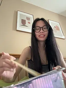 PetiteTight online show from May 18, 2026, 4:29 am