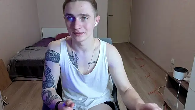 LEO  MILLER online show from April 13, 2026, 10:37 pm