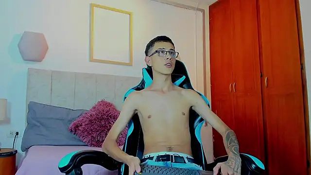 asher lux online show from March 31, 2026, 9:59 pm