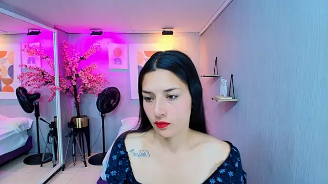 Snapshot of Sol_rousse chatting on January 9, 2026, 11:35 am Sol rousse online show from January 9, 2026, 11:35 am