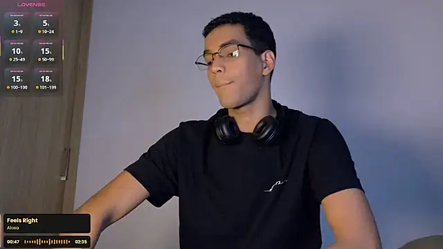 Pikashu7u7 online show from February 3, 2026, 9:31 pm