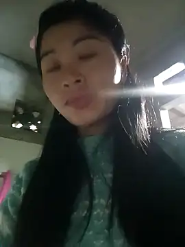 Snapshot of Hiniyk2 chatting on February 1, 2026, 12:53 am Hiniyk2 online show from February 1, 2026, 12:53 am