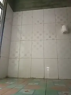 Snapshot of Hiniyk2 chatting on February 5, 2026, 12:59 am Hiniyk2 online show from February 5, 2026, 12:59 am