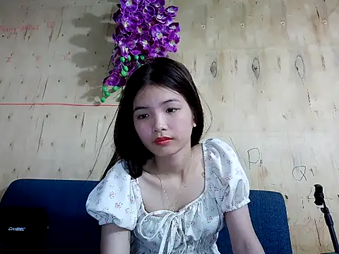 Snapshot of Navy_Vina chatting on June 1, 2026, 4:25 am Navy Vina online show from June 1, 2026, 4:25 am