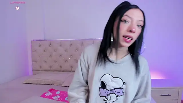 Snapshot of Diamond__cherry69 chatting on February 19, 2026, 1:18 pm Diamond cherry69 online show from February 19, 2026, 1:18 pm