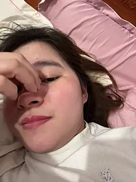 Snapshot of Small_big chatting on January 6, 2026, 1:04 pm Small big online show from January 6, 2026, 1:04 pm