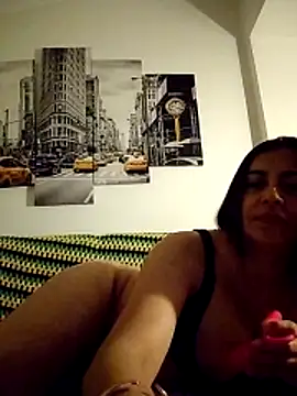 exotishe online show from April 6, 2026, 7:04 pm