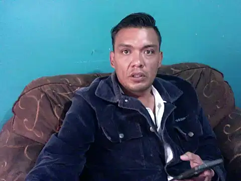 Snapshot of latinomoreno95 chatting on February 2, 2026, 9:24 pm latinomoreno95 online show from February 2, 2026, 9:24 pm