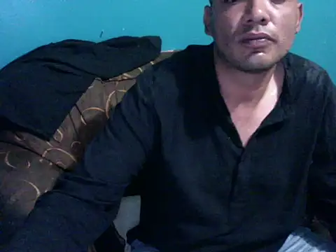 Snapshot of latinomoreno95 chatting on May 15, 2026, 11:34 pm latinomoreno95 online show from May 15, 2026, 11:34 pm