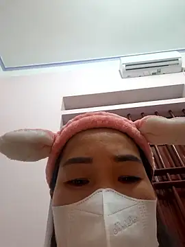 seduza-hyun online show from January 14, 2026, 2:33 pm