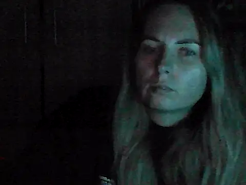 VikiLove765 online show from January 5, 2026, 7:39 pm