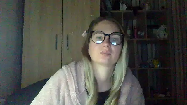 VikiLove765 online show from February 1, 2026, 10:19 pm