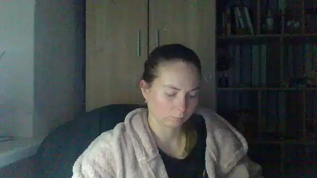 VikiLove765 online show from February 2, 2026, 7:12 pm