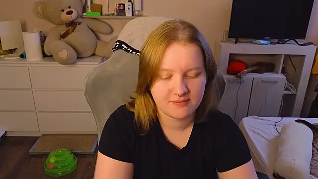 Ol1via online show from April 10, 2026, 3:23 am