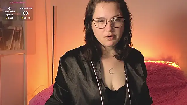 Snapshot of Amilliyans chatting on January 13, 2026, 9:14 am Amilliyans online show from January 13, 2026, 9:14 am