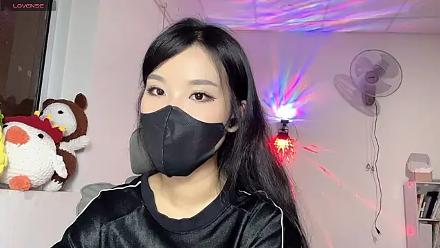 Tieu-May online show from May 15, 2026, 9:22 pm