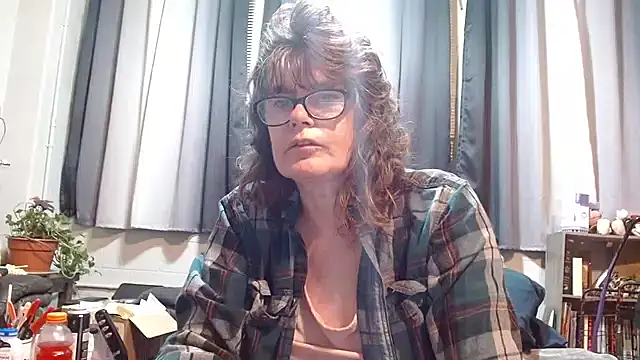 ladylavende3 online show from February 19, 2025, 5:16 am