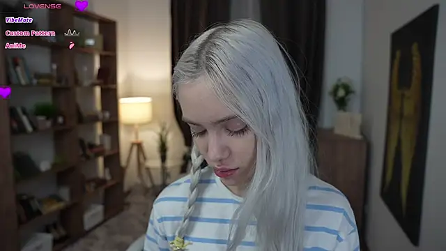 KristalCrowner online show from March 7, 2026, 7:22 pm