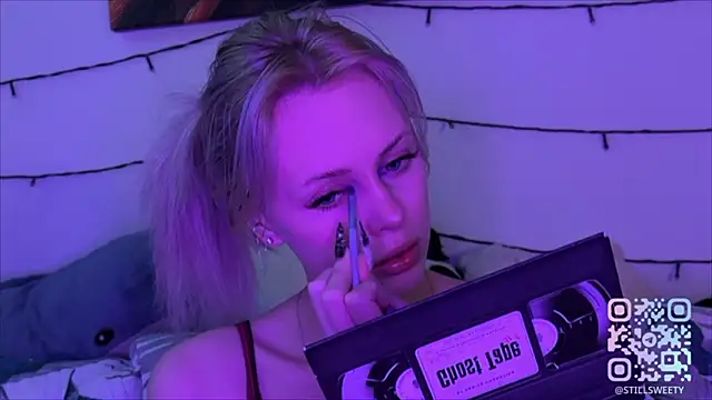 Snapshot of stillsweety chatting on February 11, 2026, 10:04 pm stillsweety online show from February 11, 2026, 10:04 pm