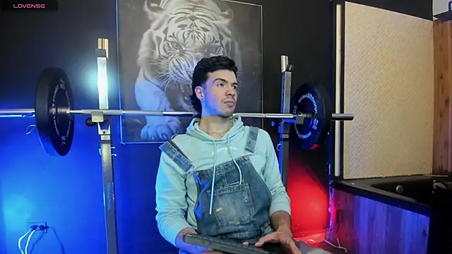 VelloTouch online show from February 4, 2026, 3:45 am