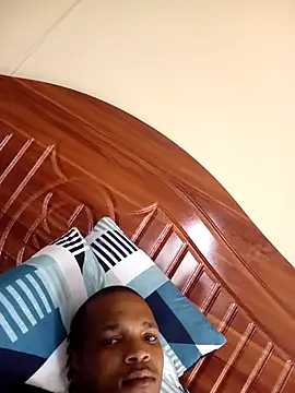 hungryfuckj online show from January 7, 2026, 1:24 pm