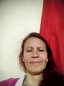 cintia love online show from February 11, 2026, 12:48 am