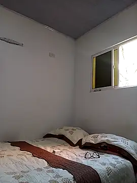 Snapshot of IIv0ryN0IIReX-XX chatting on February 12, 2026, 2:23 pm IIv0ryN0IIReX-XX online show from February 12, 2026, 2:23 pm