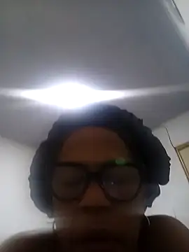 Snapshot of IIv0ryN0IIReX-XX chatting on February 13, 2026, 1:40 pm IIv0ryN0IIReX-XX online show from February 13, 2026, 1:40 pm