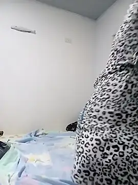 Snapshot of IIv0ryN0IIReX-XX chatting on February 14, 2026, 10:39 pm IIv0ryN0IIReX-XX online show from February 14, 2026, 10:39 pm