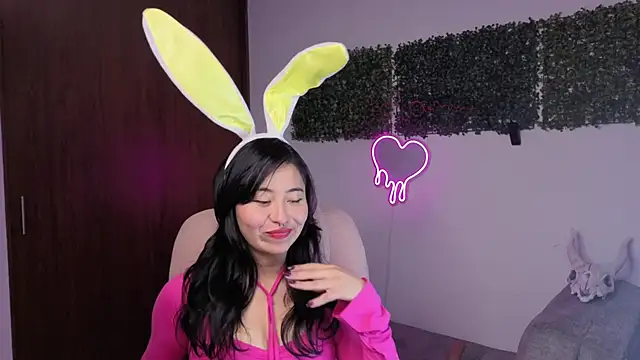 LolaOpalX online show from April 8, 2026, 1:05 am