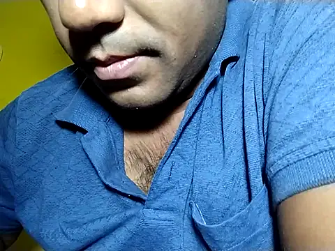 Snapshot of Lucky___05 chatting on May 2, 2026, 4:39 am Lucky 05 online show from May 2, 2026, 4:39 am