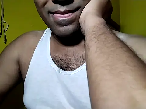 Snapshot of Lucky___05 chatting on May 25, 2026, 5:02 am Lucky 05 online show from May 25, 2026, 5:02 am