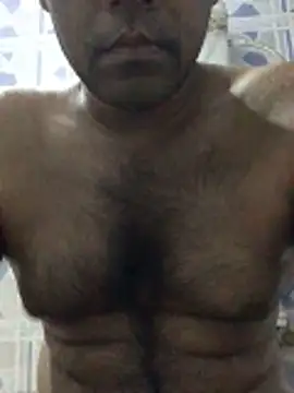 Snapshot of Lucky___05 chatting on May 26, 2026, 5:20 pm Lucky 05 online show from May 26, 2026, 5:20 pm