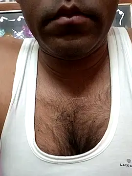Snapshot of Lucky___05 chatting on July 1, 2026, 5:12 pm Lucky 05 online show from July 1, 2026, 5:12 pm