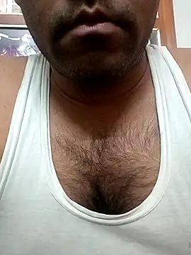 Snapshot of Lucky___05 chatting on July 6, 2026, 4:31 pm Lucky 05 online show from July 6, 2026, 4:31 pm