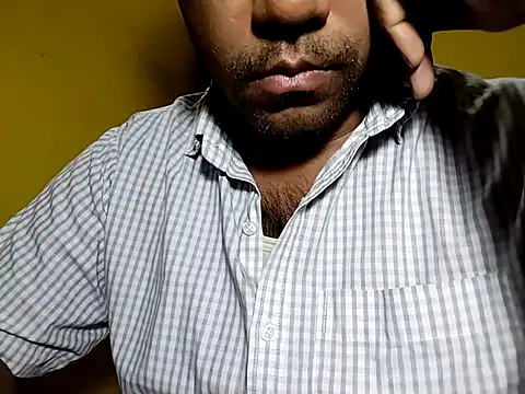 Snapshot of Lucky___05 chatting on July 7, 2026, 8:51 am Lucky 05 online show from July 7, 2026, 8:51 am