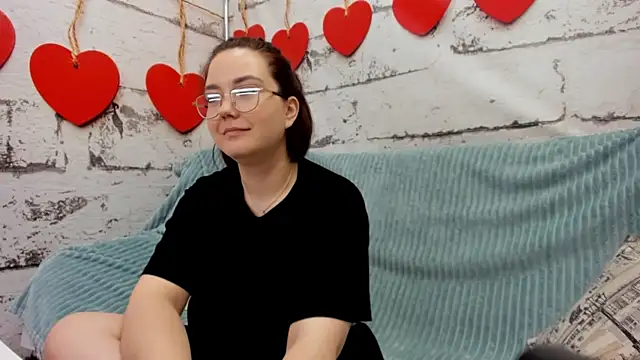 Snapshot of Sweetie_Rozzy chatting on May 8, 2026, 1:33 am Sweetie Rozzy online show from May 8, 2026, 1:33 am