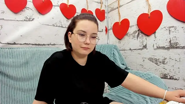 Snapshot of Sweetie_Rozzy chatting on May 14, 2026, 1:45 am Sweetie Rozzy online show from May 14, 2026, 1:45 am