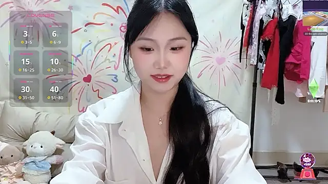 xiaoguai99 online show from April 16, 2026, 12:17 pm