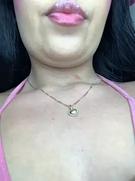 DulcePiink online show from April 10, 2026, 6:45 pm