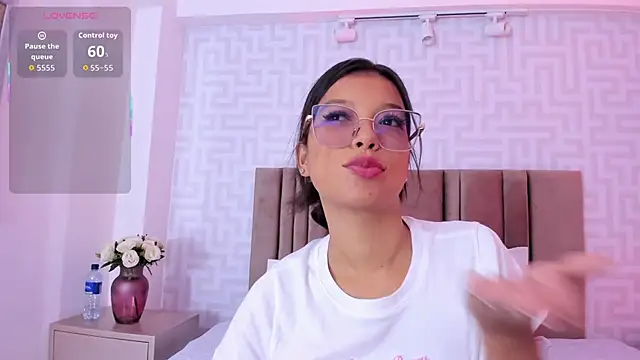 Alondra 2526 online show from January 9, 2026, 6:42 pm