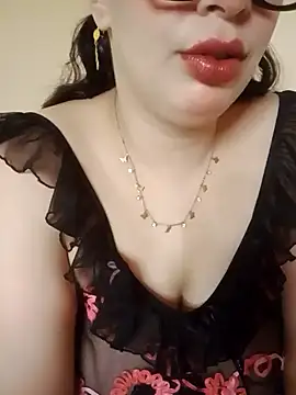 Snapshot of charmoutak_nada chatting on June 1, 2026, 11:12 am charmoutak nada online show from June 1, 2026, 11:12 am
