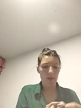 Snapshot of tina2204 chatting on February 5, 2026, 12:10 pm tina2204 online show from February 5, 2026, 12:10 pm