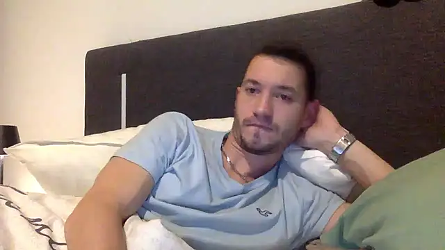 batschi0512 online show from January 13, 2026, 3:45 am