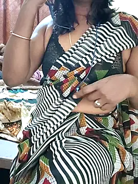 Snapshot of Meena_Meenakshi chatting on March 2, 2026, 3:52 am Meena Meenakshi online show from March 2, 2026, 3:52 am